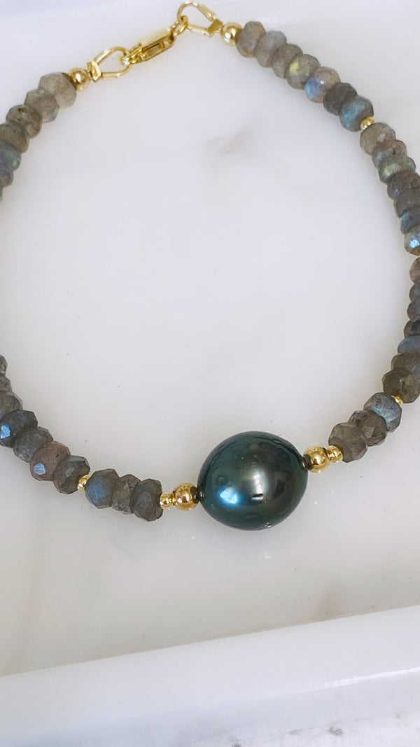 Avalon bracelet - Tahitian x Labradorite