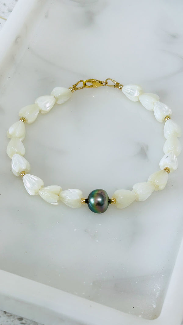 Pikake x Tahitian pearl bracelet