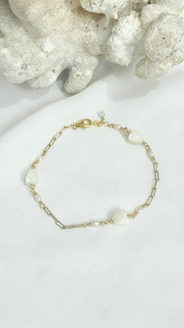 Pikake x keshi chain bracelet