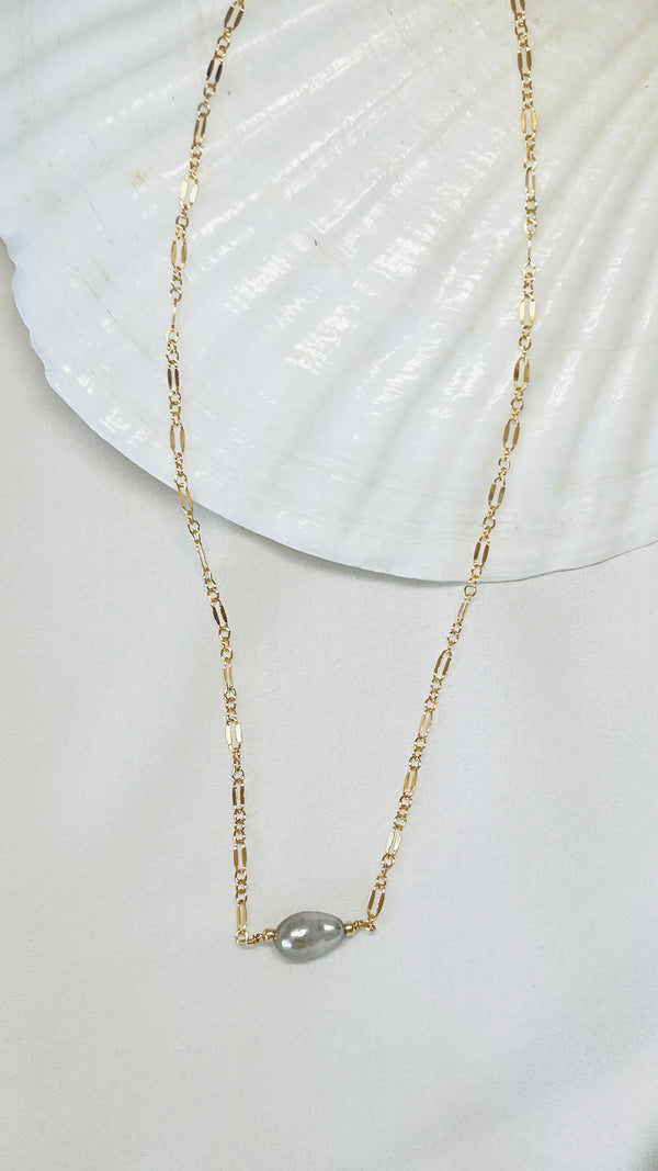 Keshi choker necklace