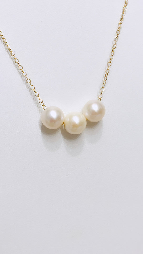 Akoya pearl necklace - 3 pearl