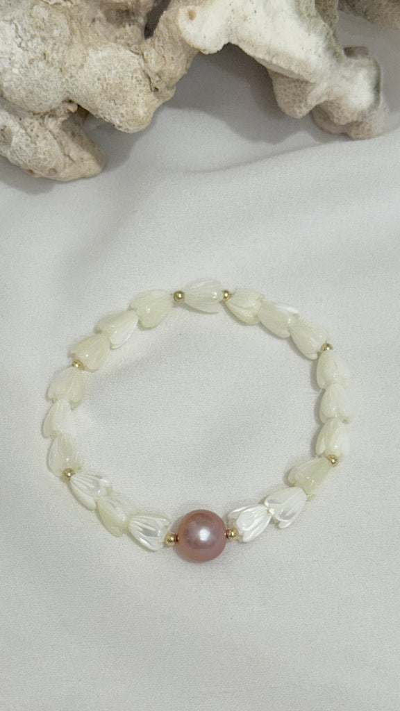 Pikake x pearl stretch bracelet: Pink pearl