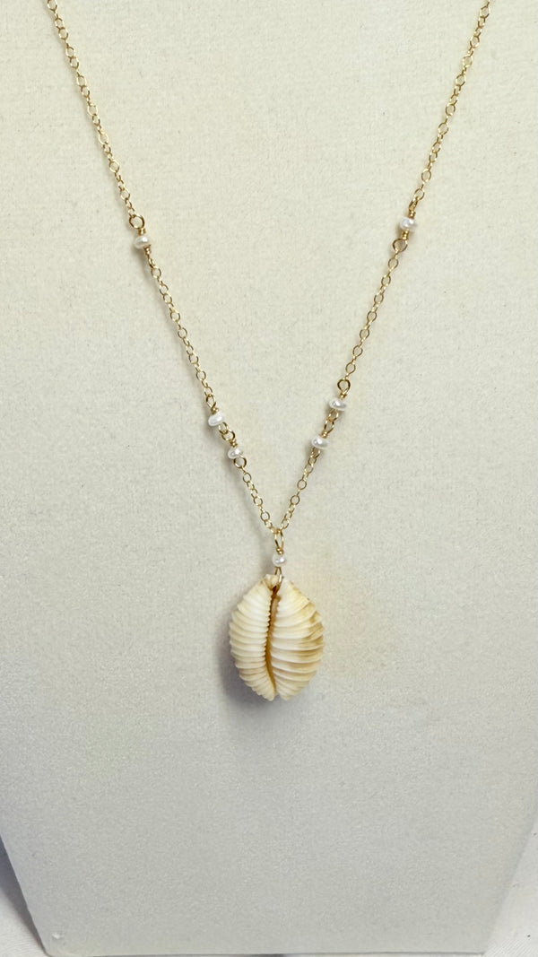 Granulated cowrie x keshi necklace