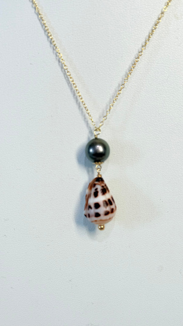 Hebrew shell x Pearl pendant necklace