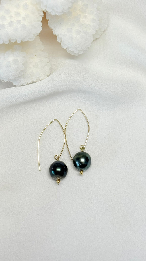 Dark Tahitian fish hook earrings