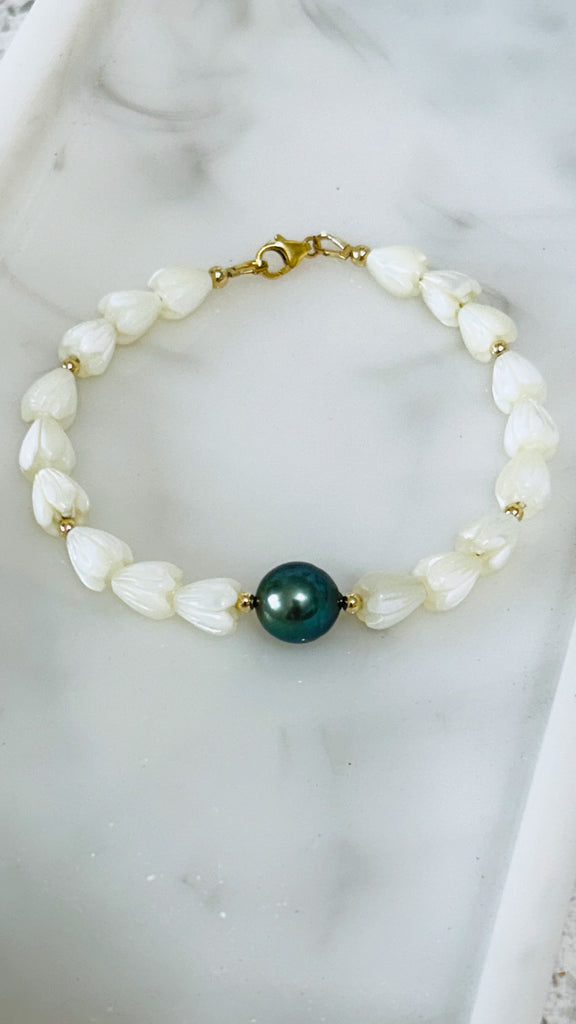 Pikake x Tahitian pearl bracelet