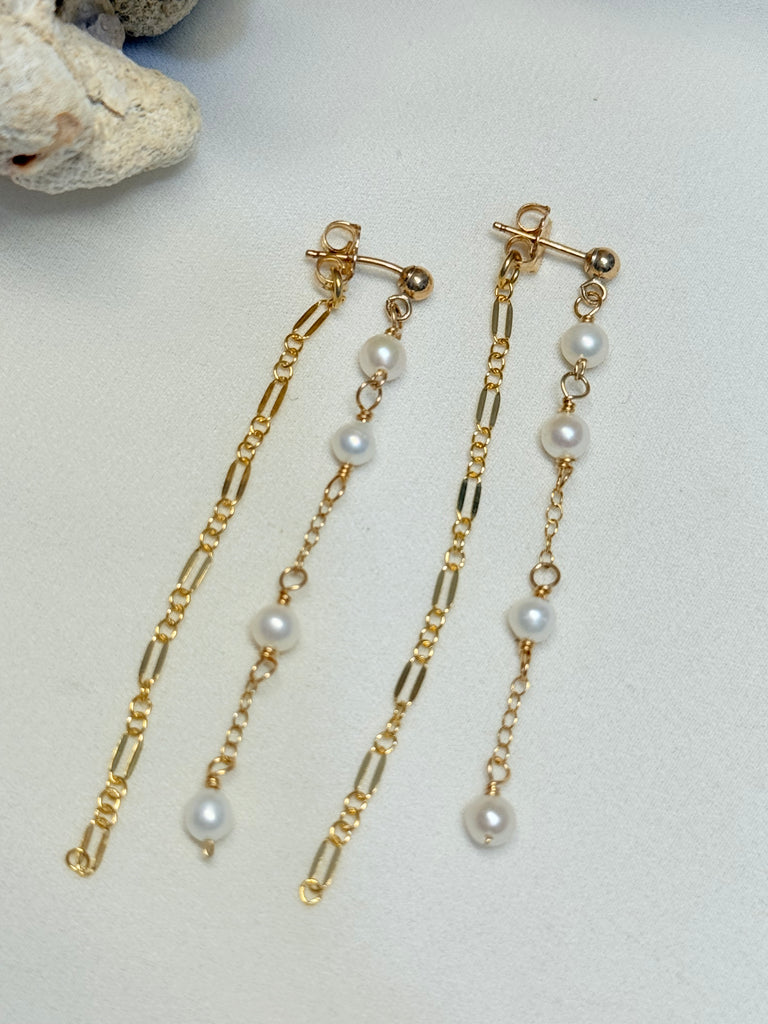 Wisp earrings - Freshwater