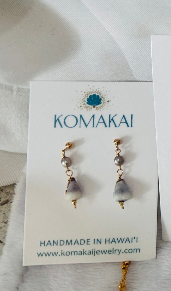 Cone shell x keshi post earrings