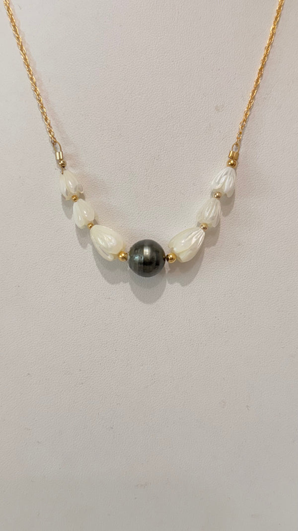 Pikake x Tahitian bar necklace