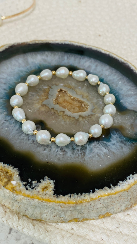 Freshwater pearl stretch bracelet
