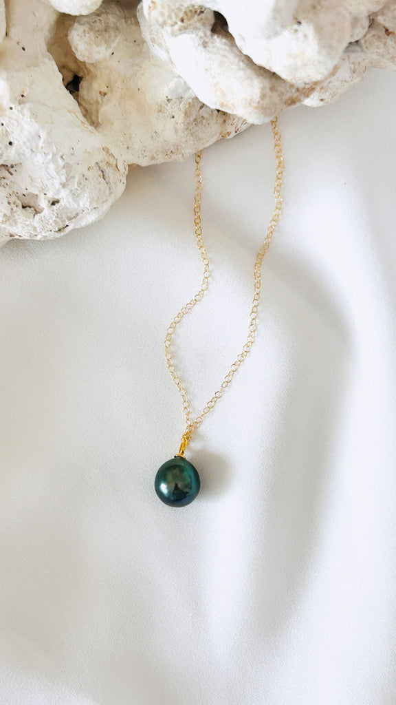 14K Tahitian pendant necklace