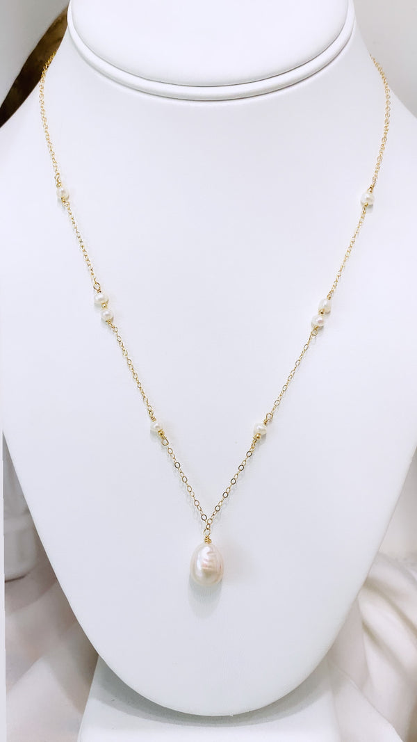 BELLE necklace - Freshwater pearl