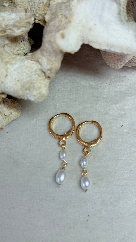 Double Keshi huggy earrings