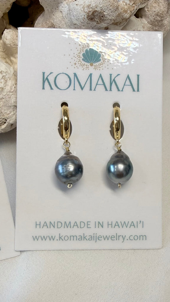 Tahitian pearl huggy earrings