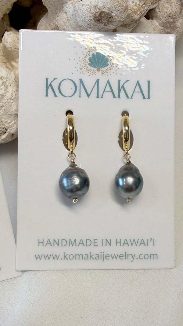 Tahitian pearl huggy earrings