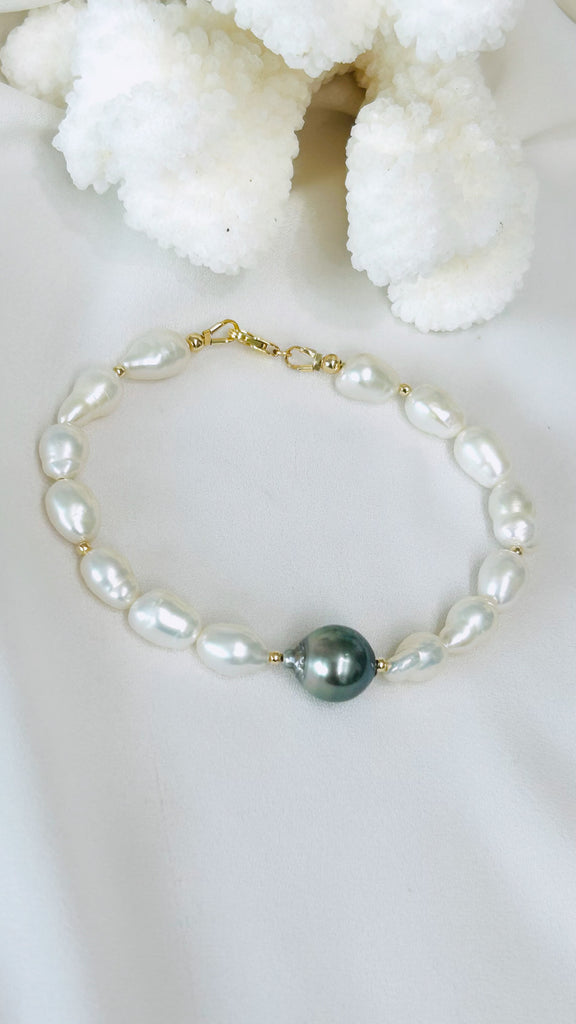 MIA pearl bracelet