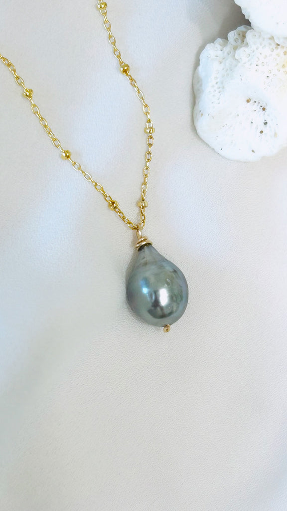 Tahitian Pearl pendant necklace