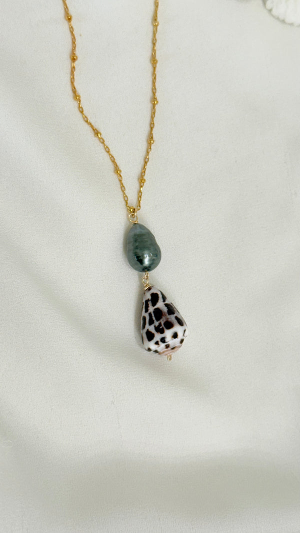 Hebrew shell x Pearl pendant necklace