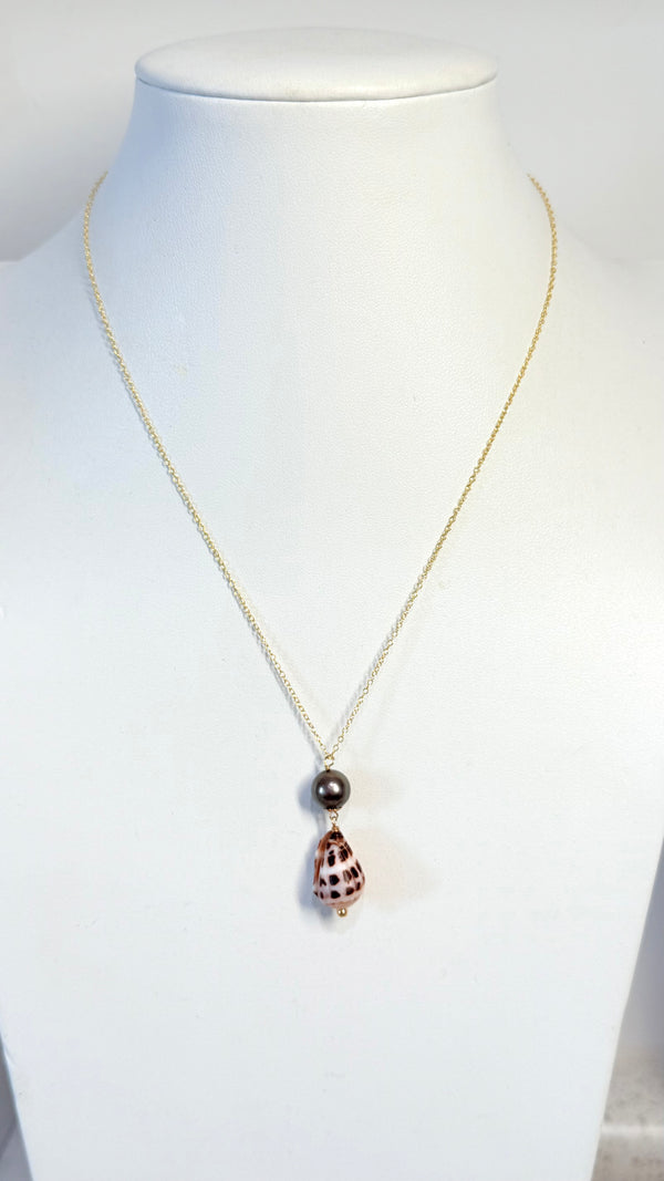 Hebrew shell x Pearl pendant necklace