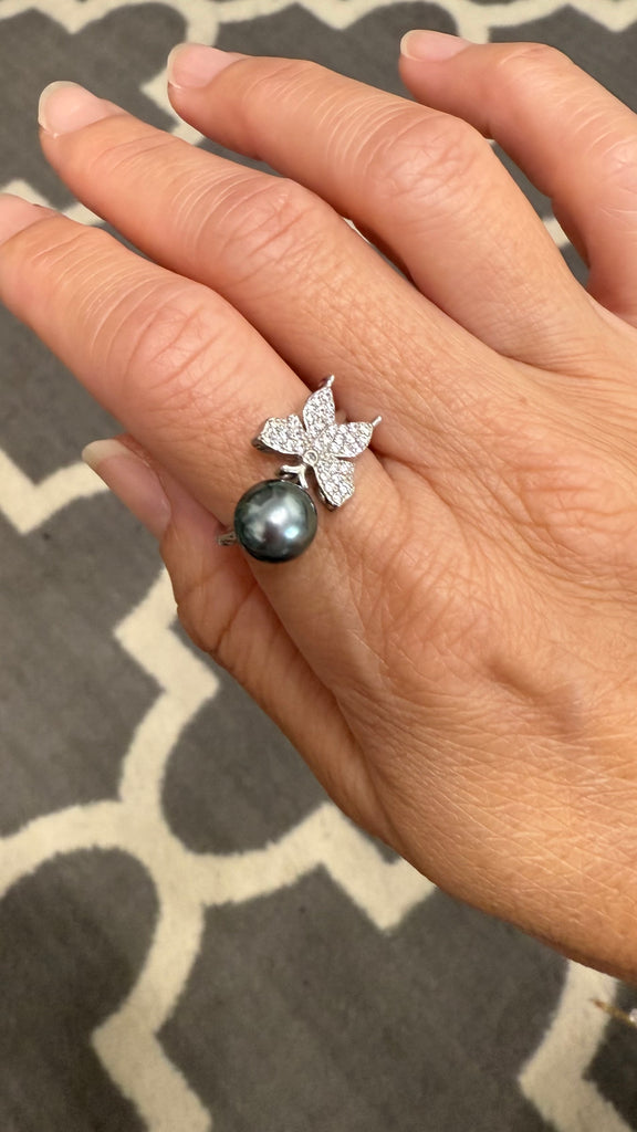 Butterfly x Pearl ring