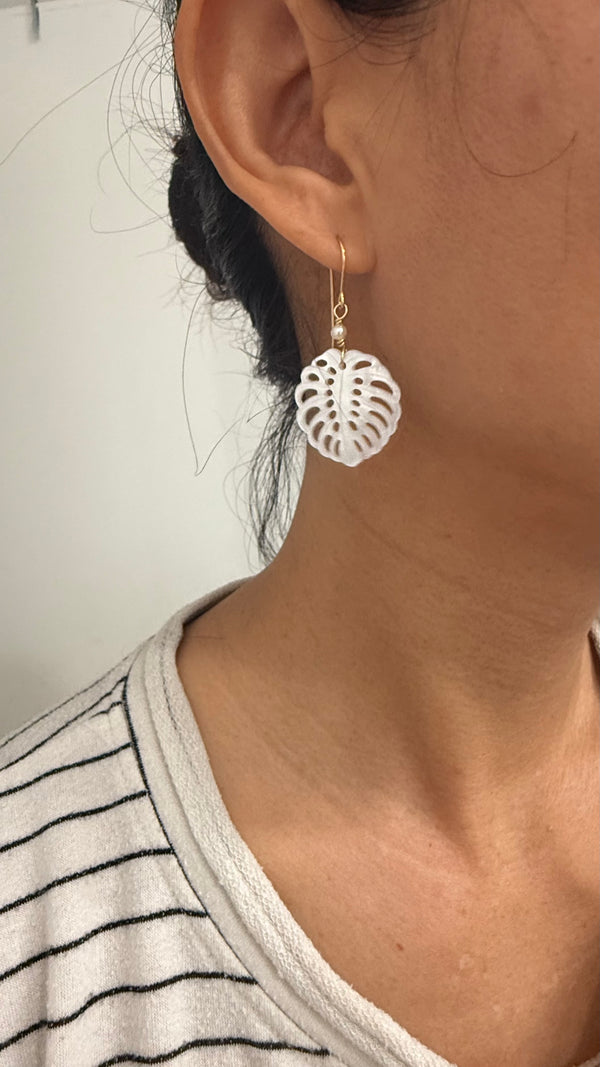 Monstera x keshi earrings