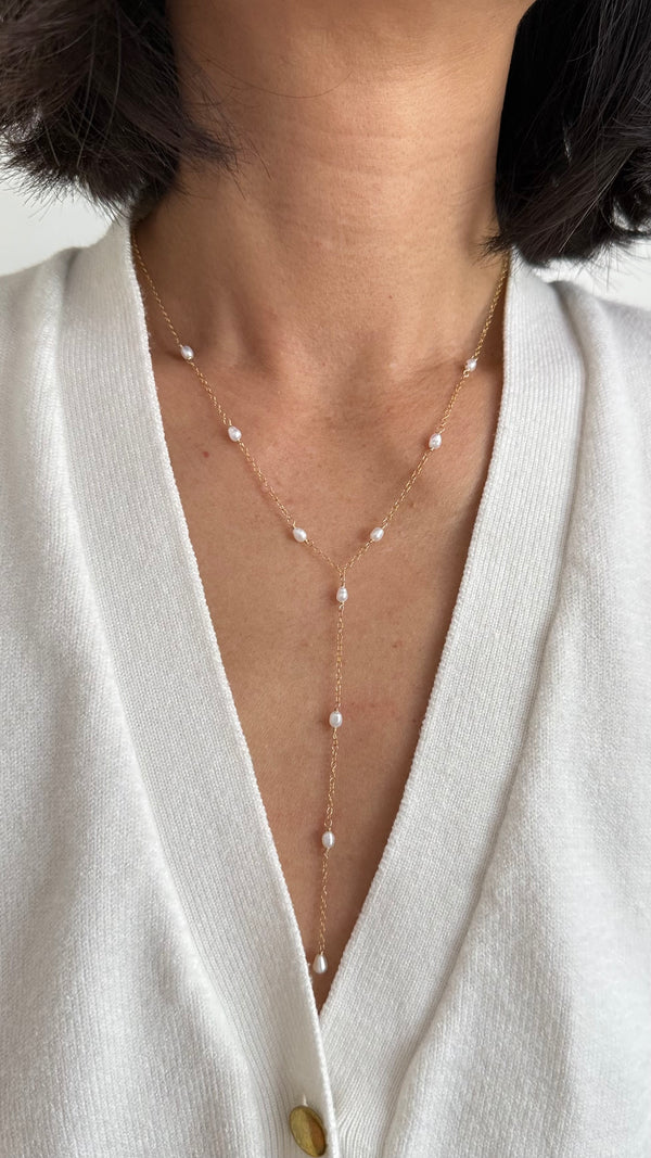 Dewdrop station lariat - Freshwater keshi