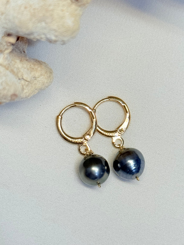 Petite Tahitian pearl Huggies