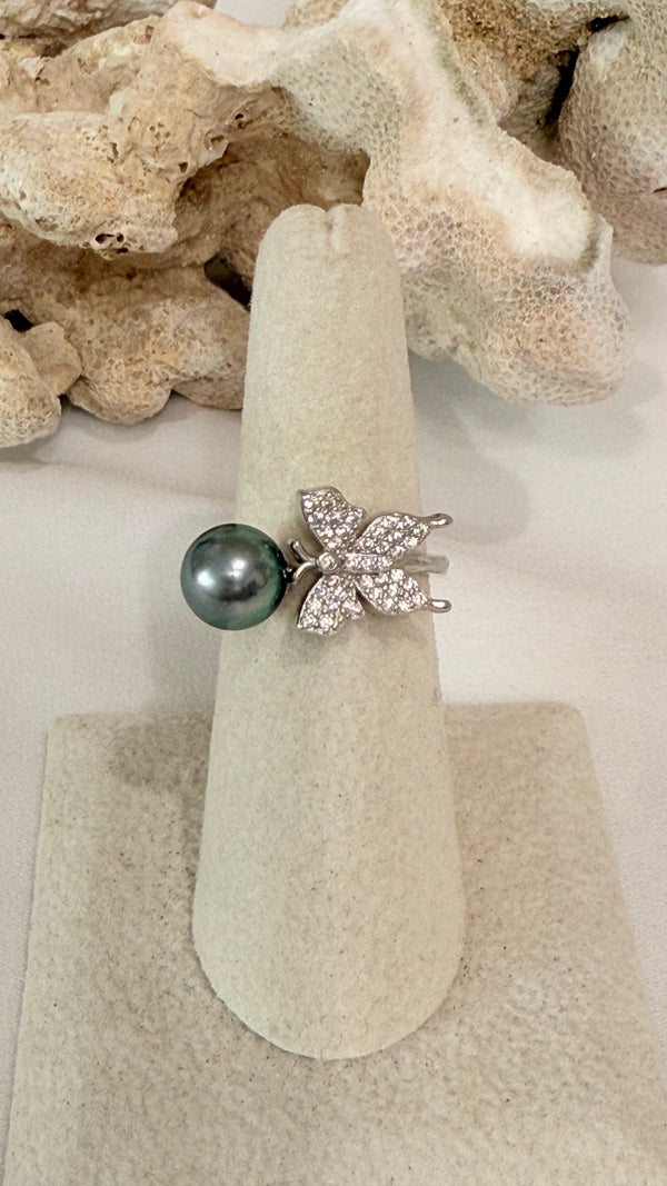 Butterfly x Pearl ring