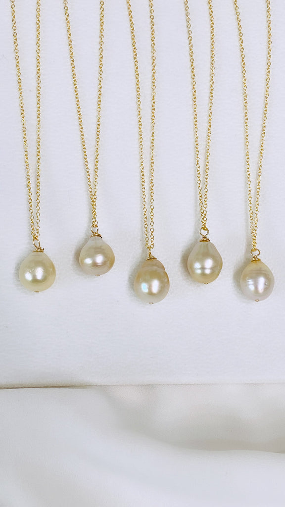South Sea pendant necklace