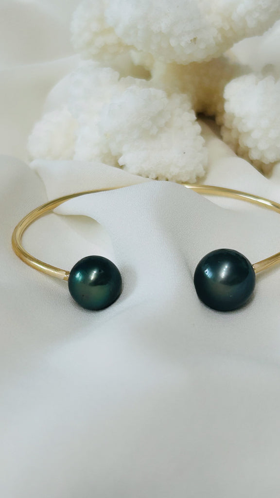 Double Tahitian cuff