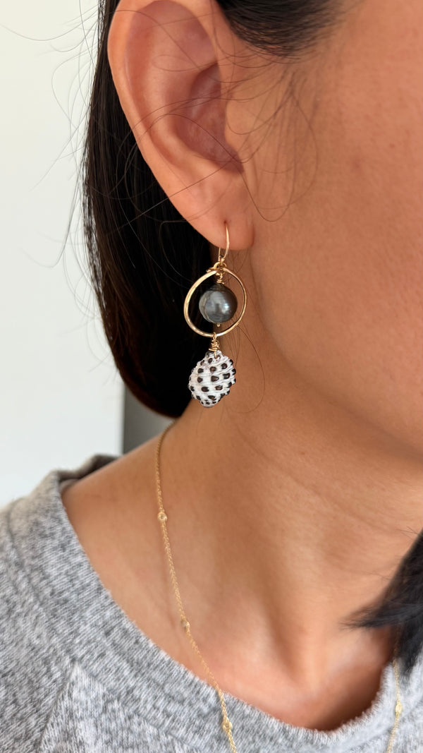 GILLIAN shell earrings - Mulberry drupe
