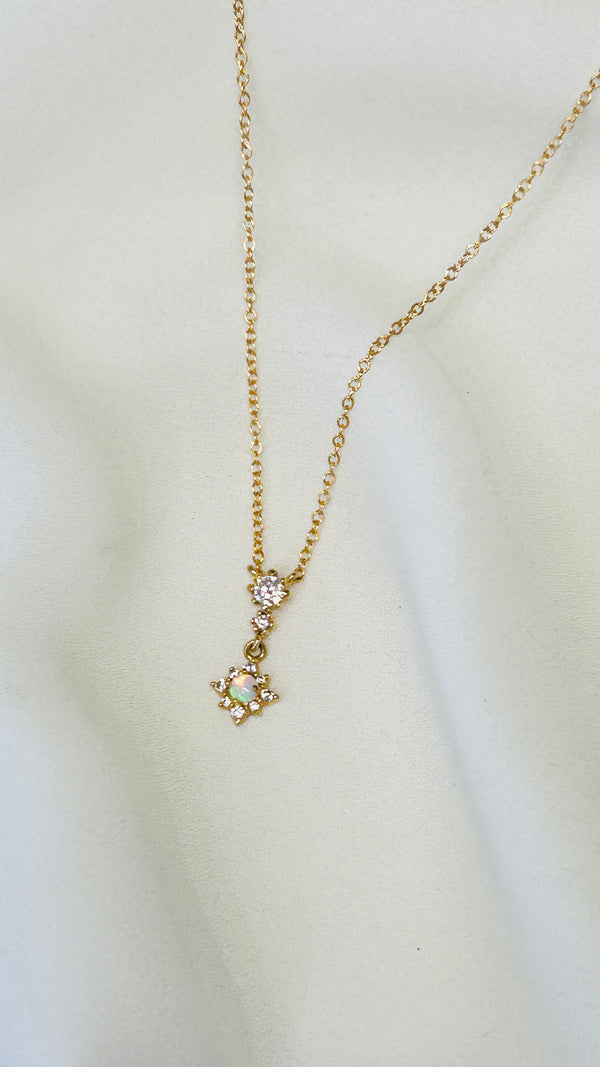 Shimmer necklace - Opal