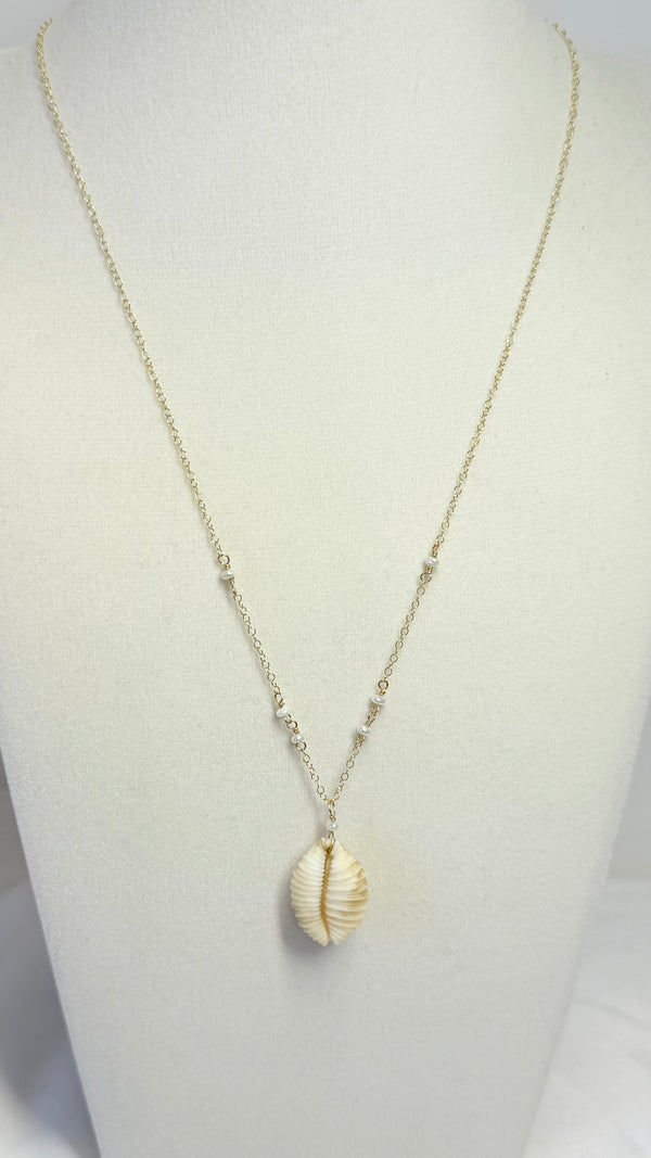 Granulated cowrie x keshi necklace