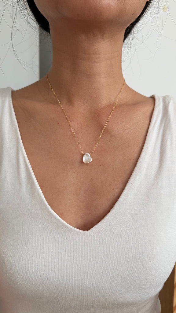 Cornflake freshwater necklace