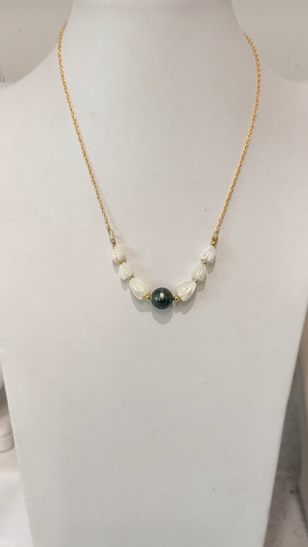 Pikake x Tahitian bar necklace