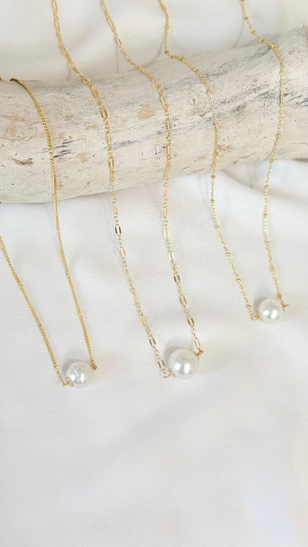White South Sea bar necklace