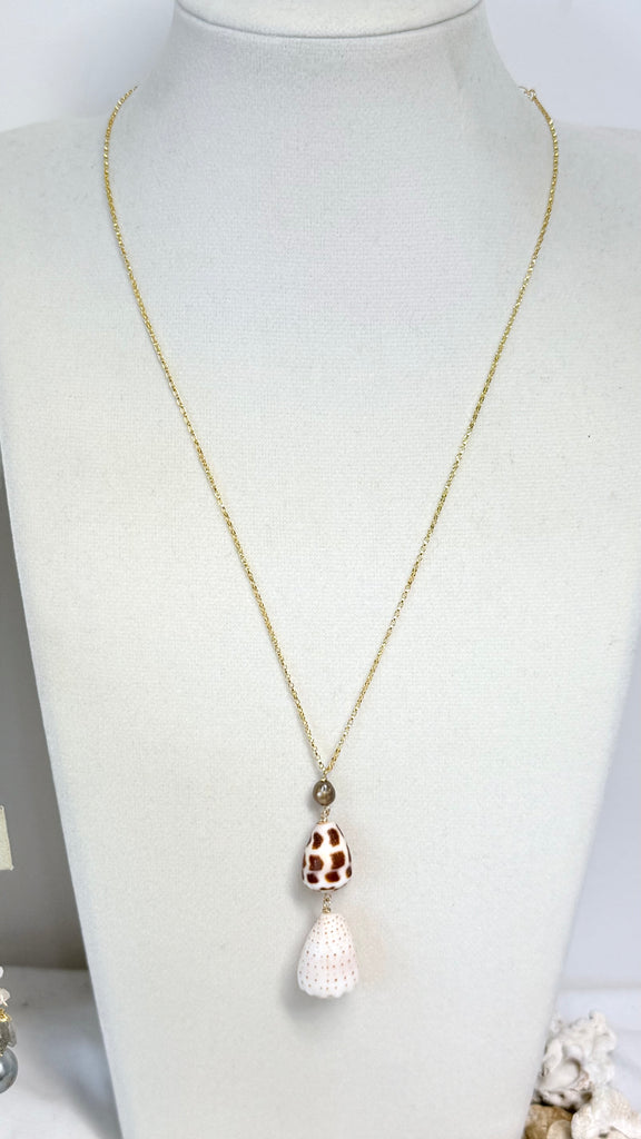 Le'a lariat necklace - Hebrew shell