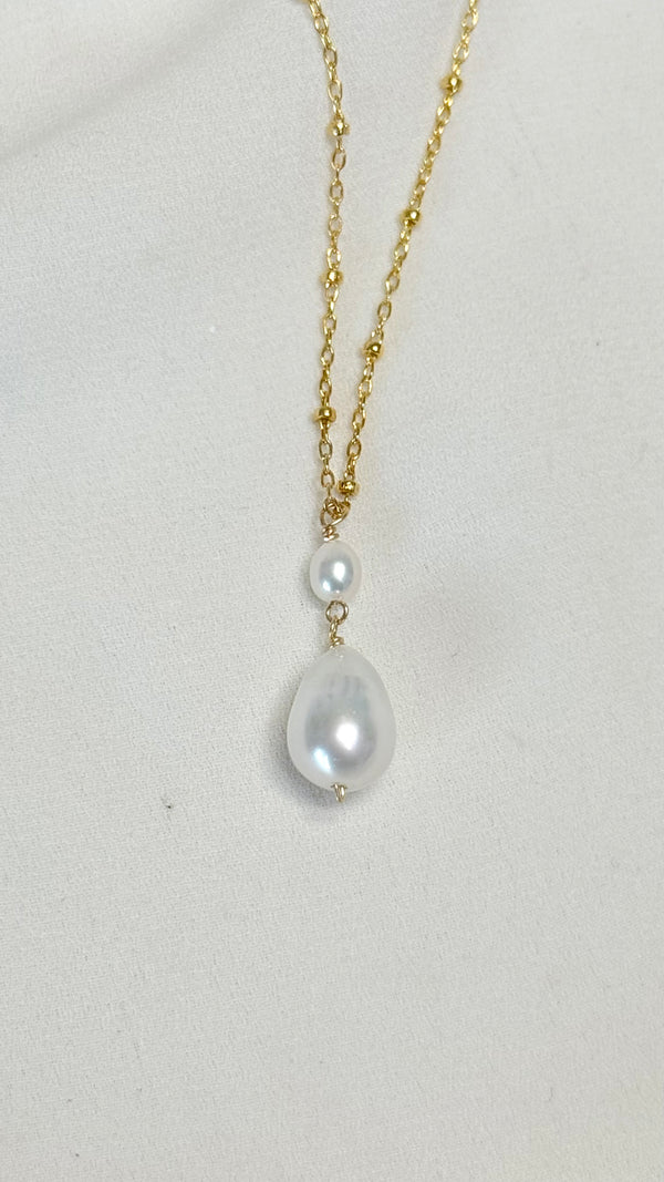 Sway necklace - White South Sea