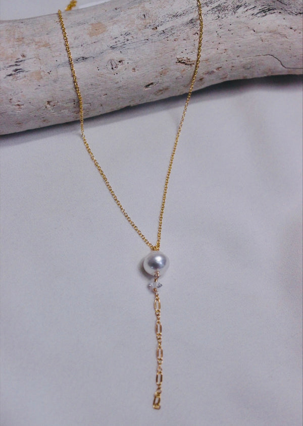 White South Sea lariat necklace