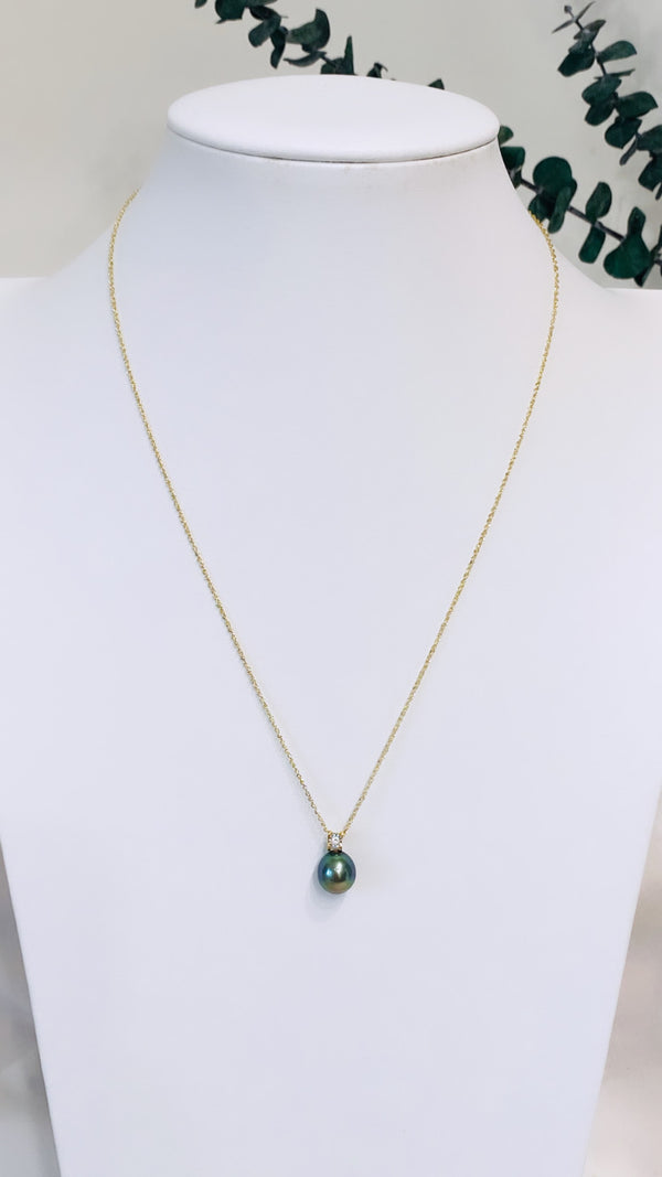 14k Gold Tahitian Pearl x diamond