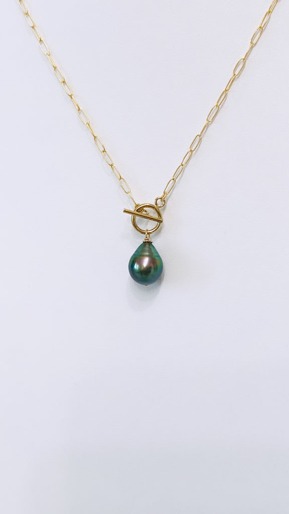 Tahitian toggle necklace