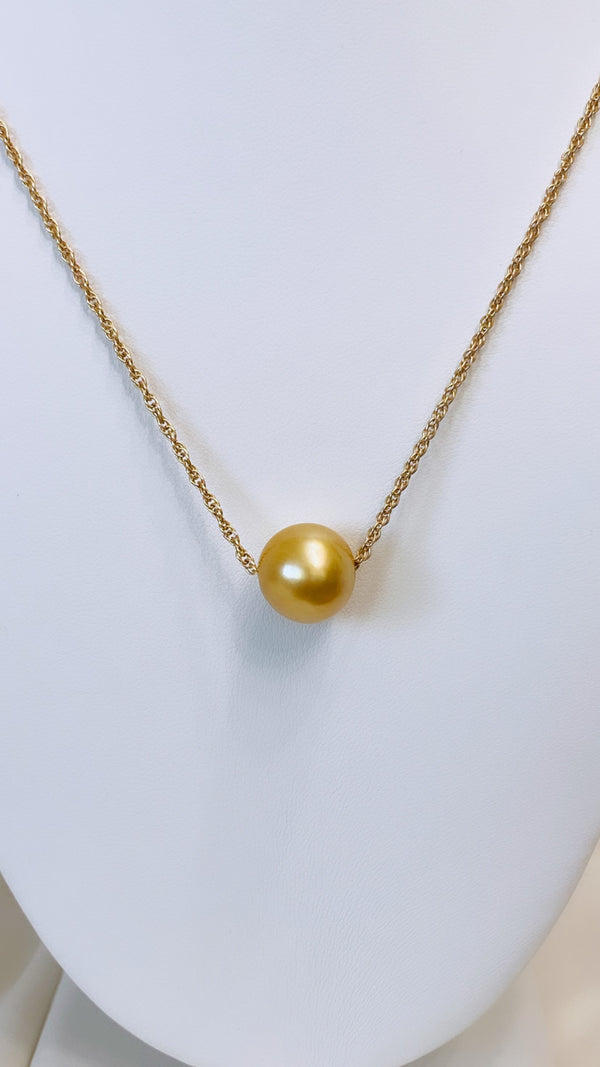 Bombucha South Sea Pearl floating necklace