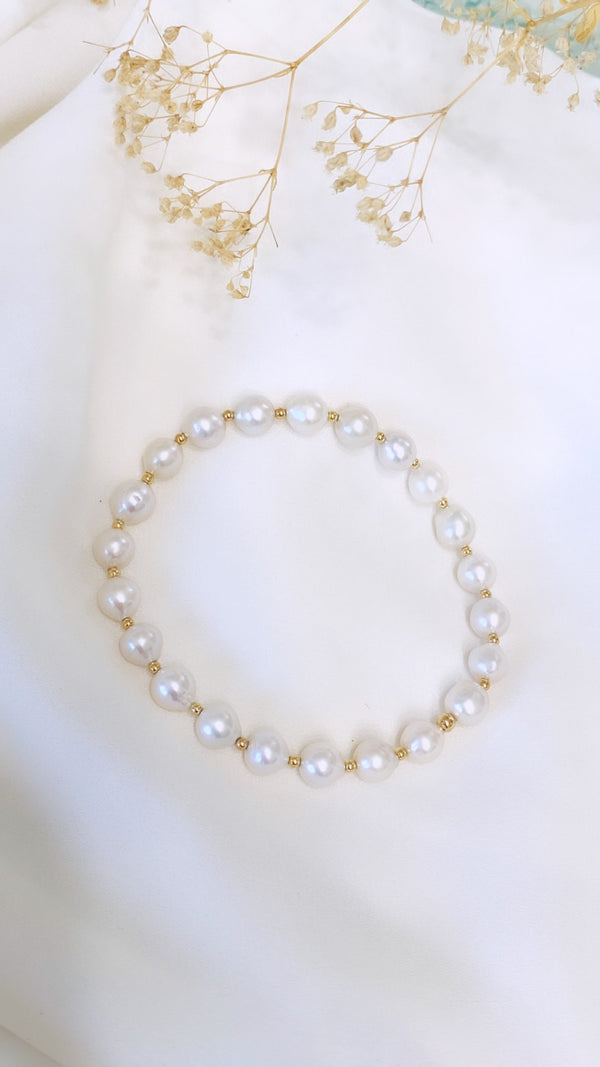 Freshwater pearl stretch bracelet