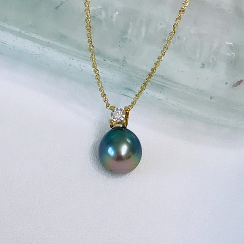 14k Gold Tahitian Pearl x diamond