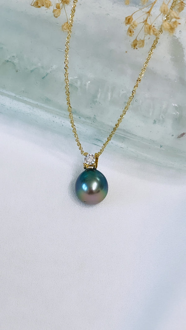 14k Gold Tahitian Pearl x diamond