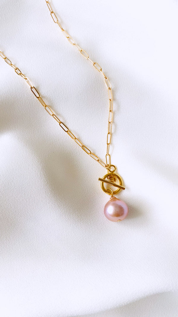 Edison Pearl Toggle necklace