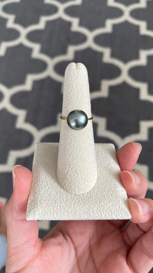 Classic Tahitian Pearl ring size 6