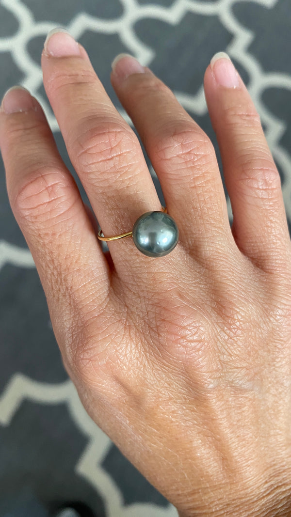 Classic Tahitian Pearl ring size 6