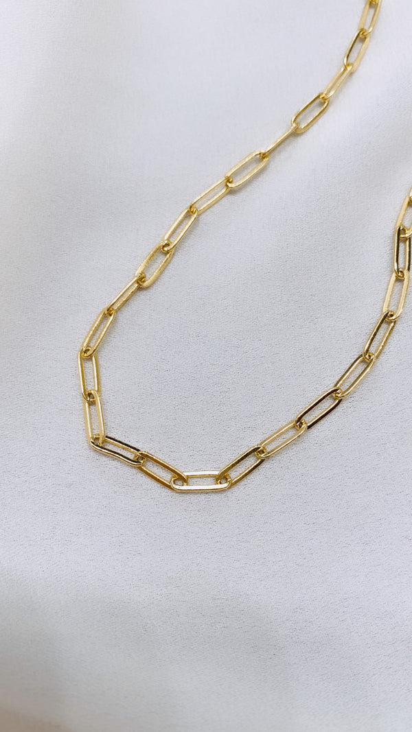 Staple chain necklace