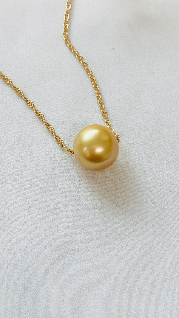 Bombucha South Sea Pearl floating necklace